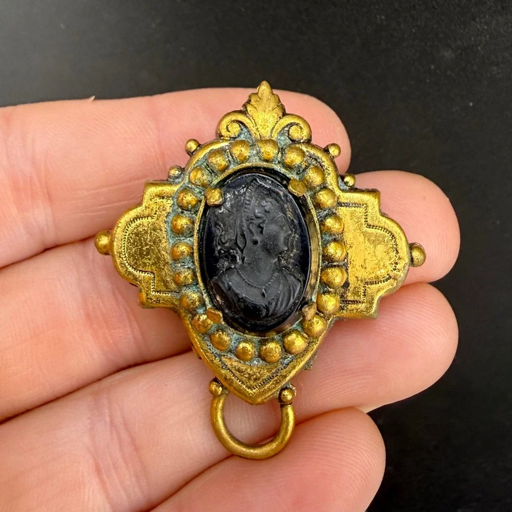 Vintage Black Cameo Fur Clip Gold Tone Victorian Mourning Style READ